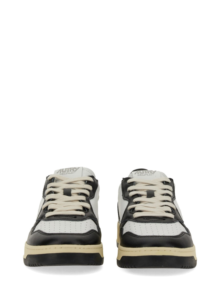 Autry Sneaker "Medalist Low"