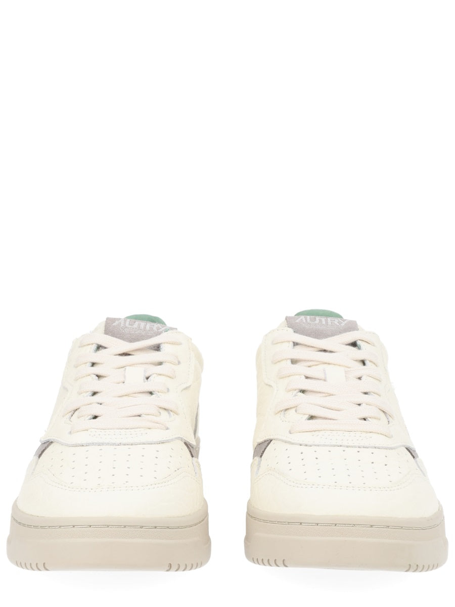 Autry "Medalist Low" Sneaker