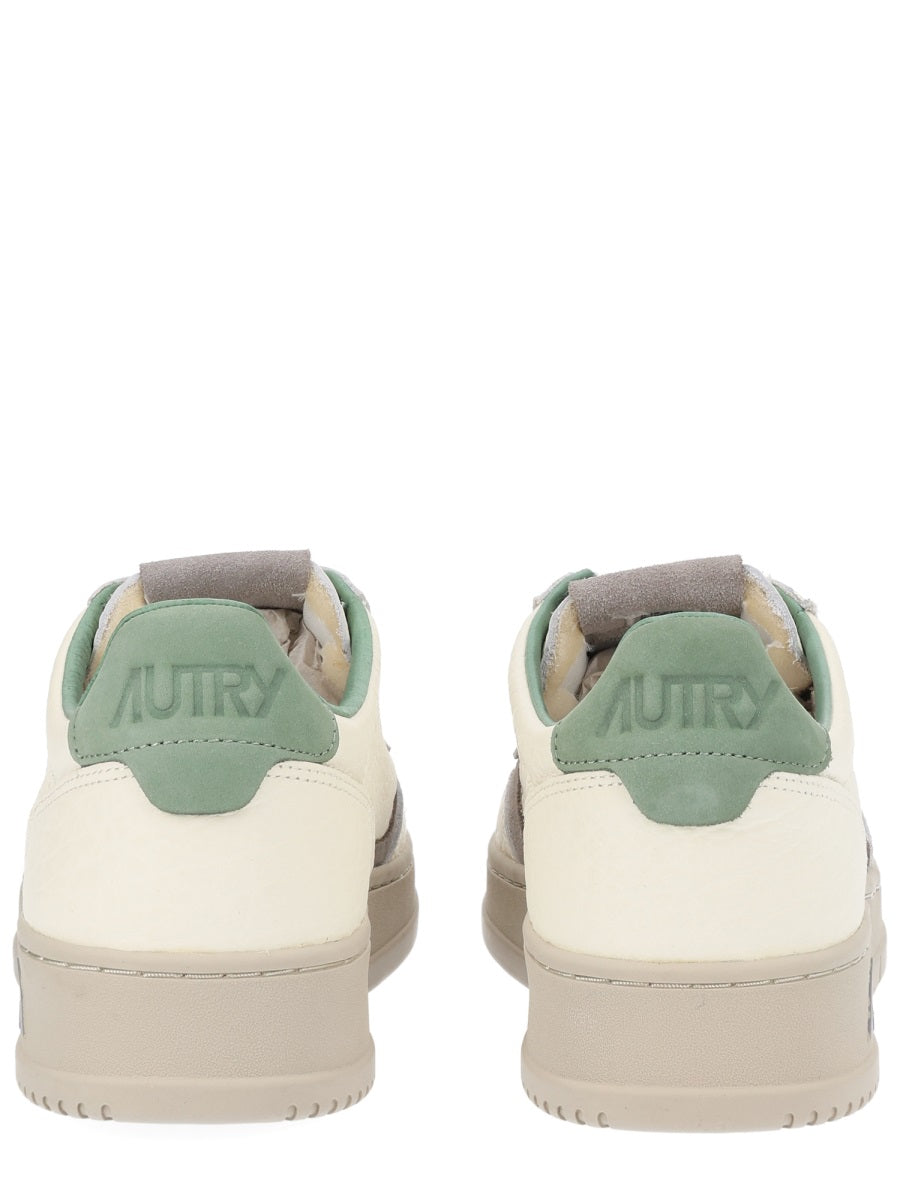 Autry "Medalist Low" Sneaker