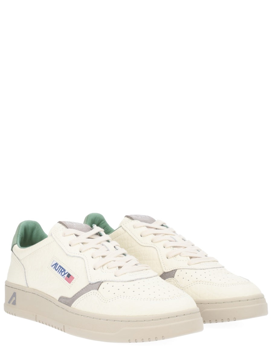 Autry "Medalist Low" Sneaker