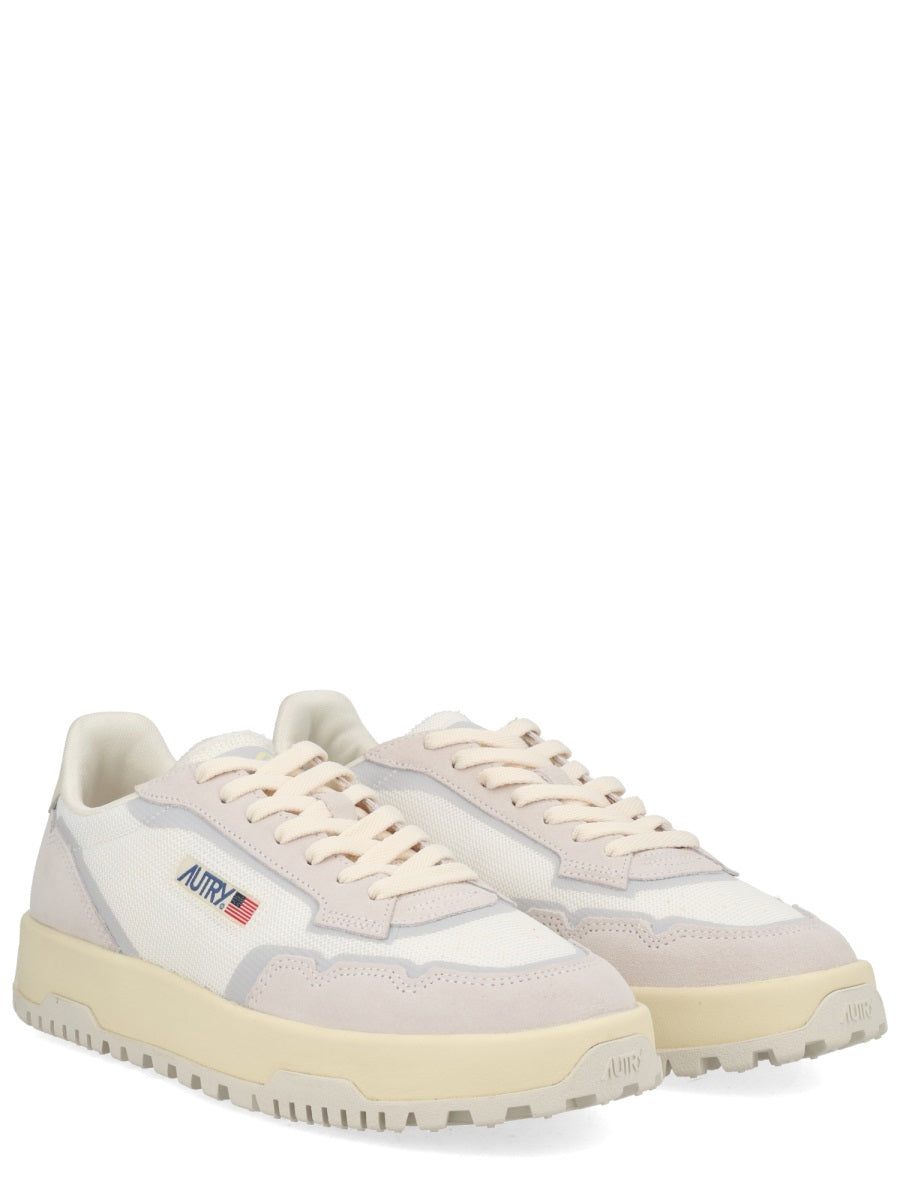 Autry Sneaker "Wildpace Low"