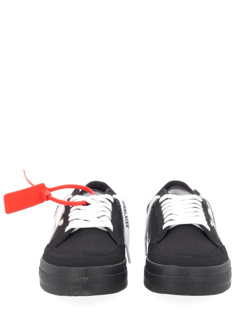 Off White Sneaker "Vulc Low"