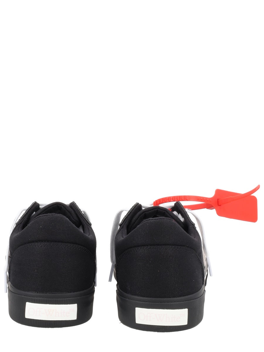 Off White Sneaker "Vulc Low"