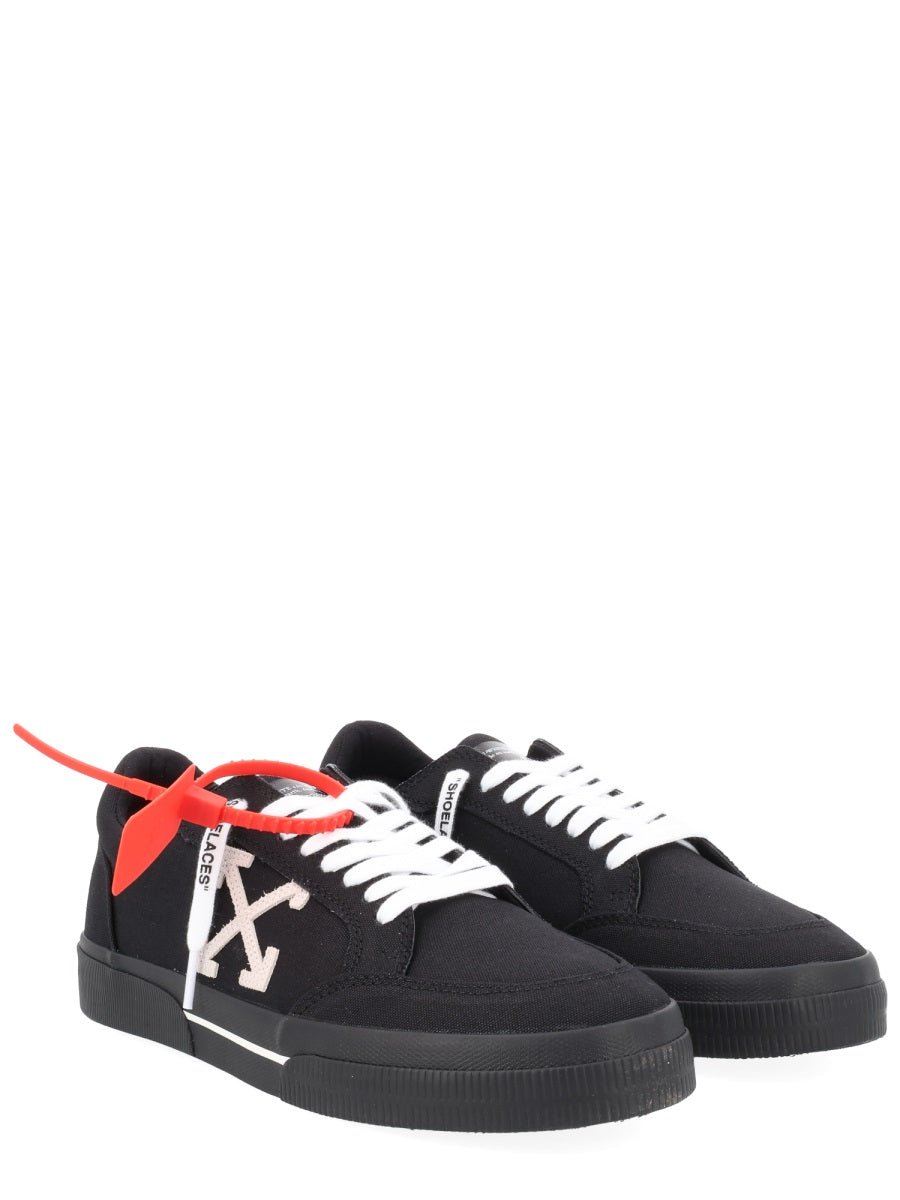 Off White Sneaker "Vulc Low"