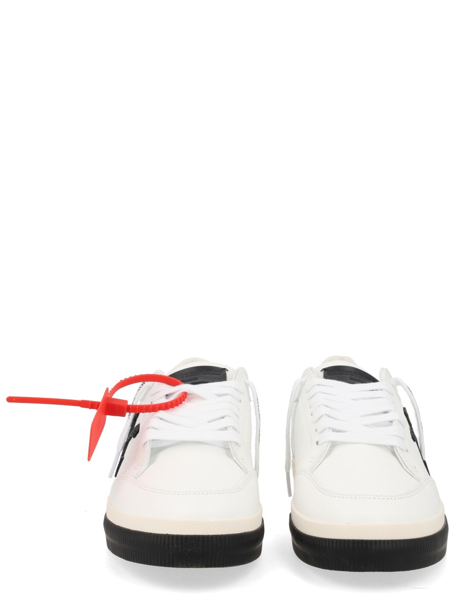 Off White Sneaker "Vulc Low"