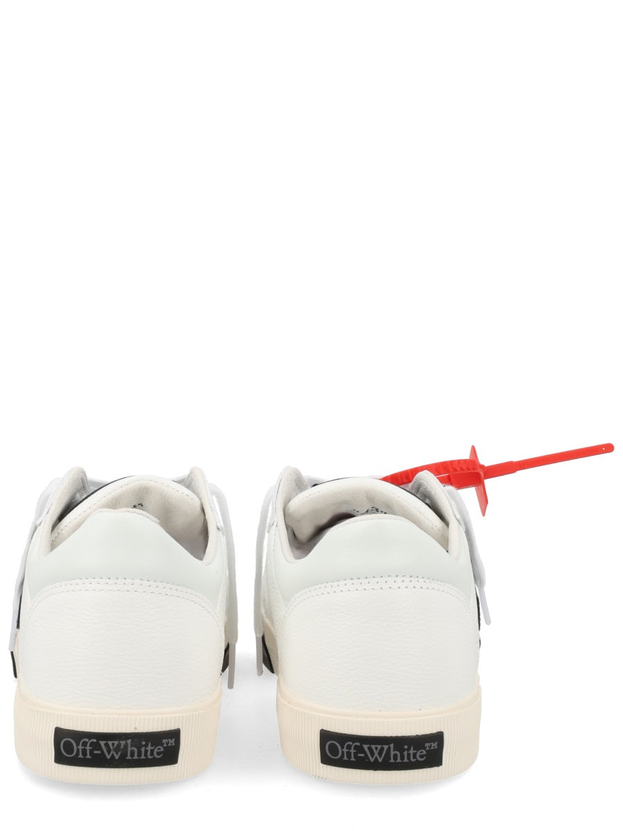 Off White Sneaker "Vulc Low"