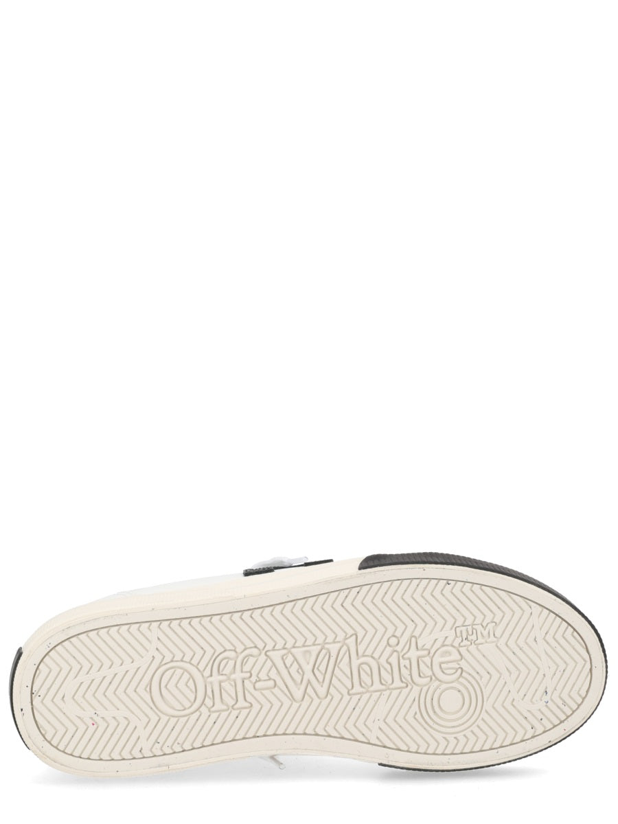 Off White Sneaker "Vulc Low"