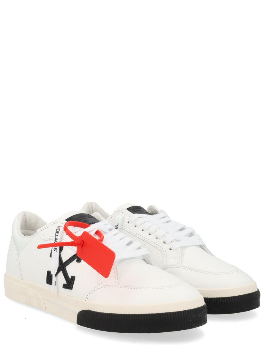 Off White Sneaker "Vulc Low"