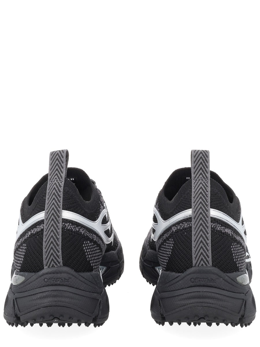 Off White Sneaker "Be Right Back"