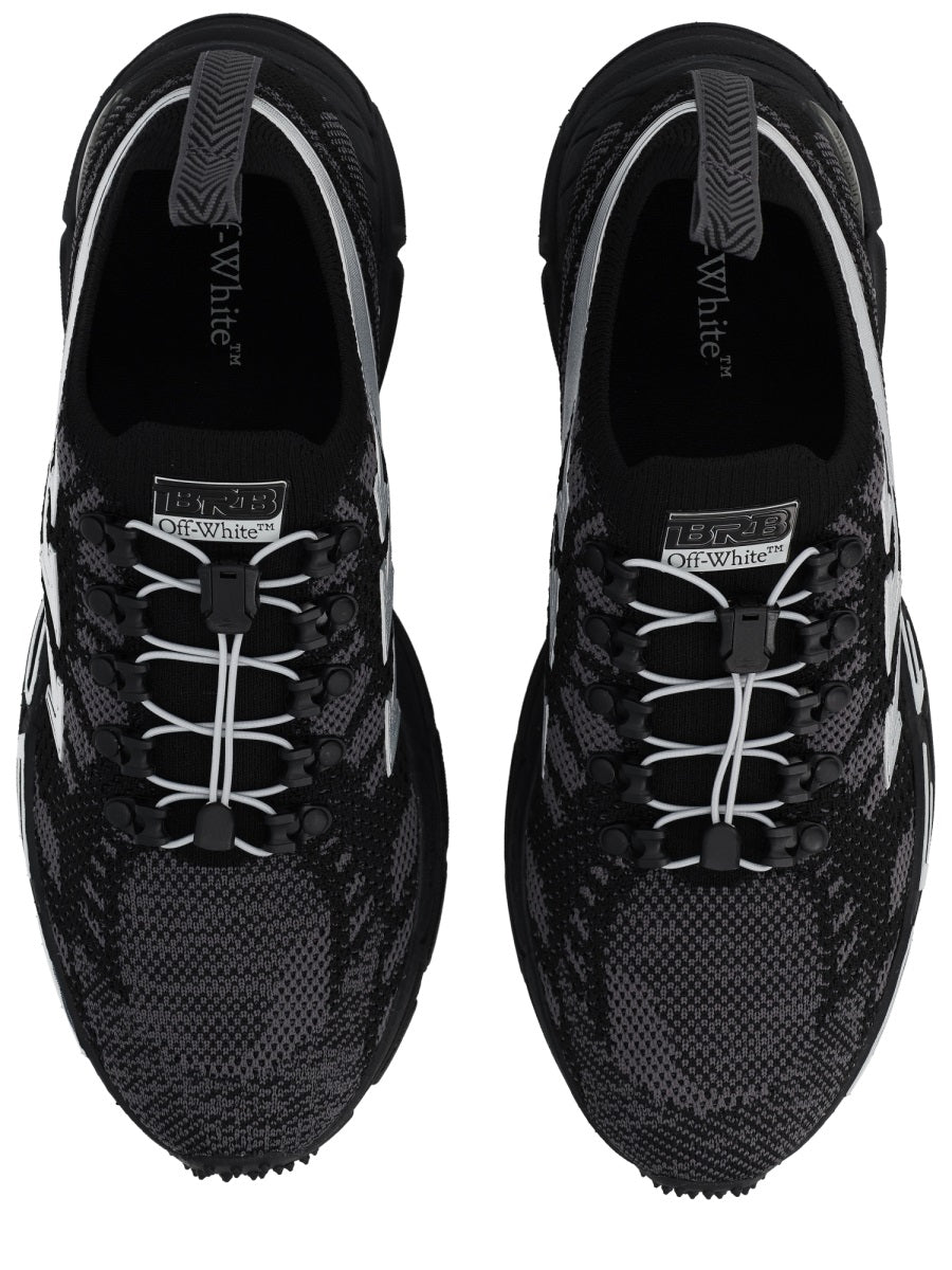 Off White Sneaker "Be Right Back"
