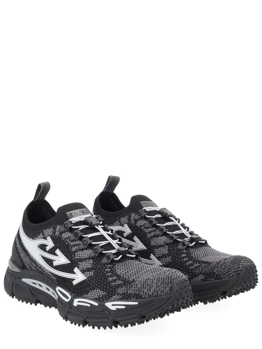 Off White Sneaker "Be Right Back"