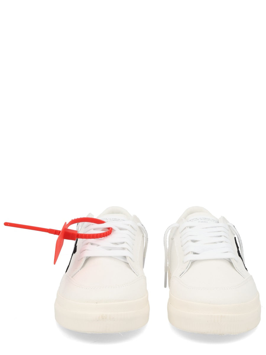 Off White Sneaker "Vulc Low"
