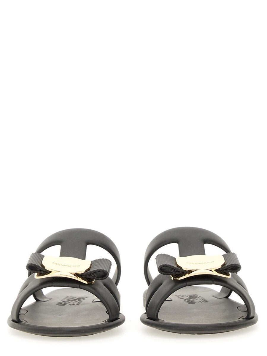 Ferragamo Sandalo Slide "New Vara"