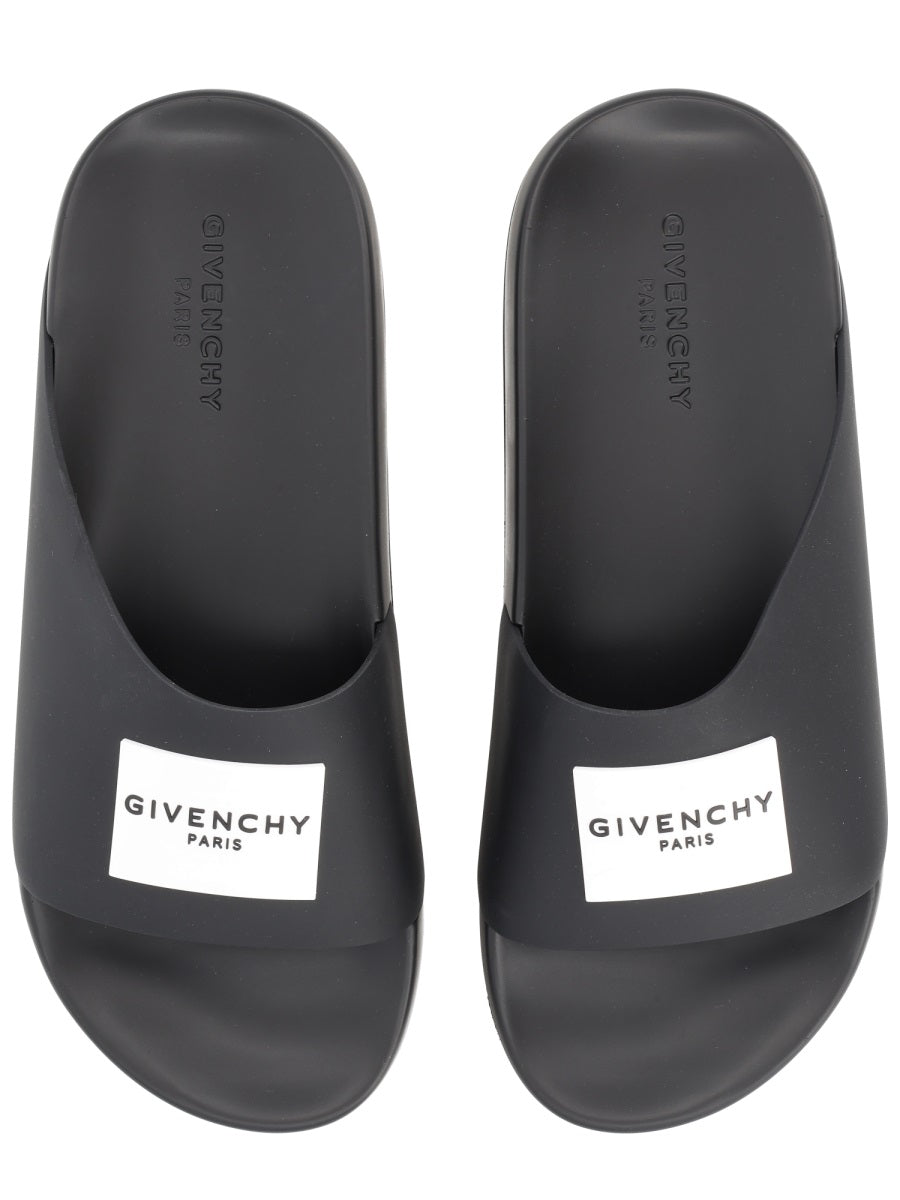 Givenchy Mule Piatta "Label Slide"