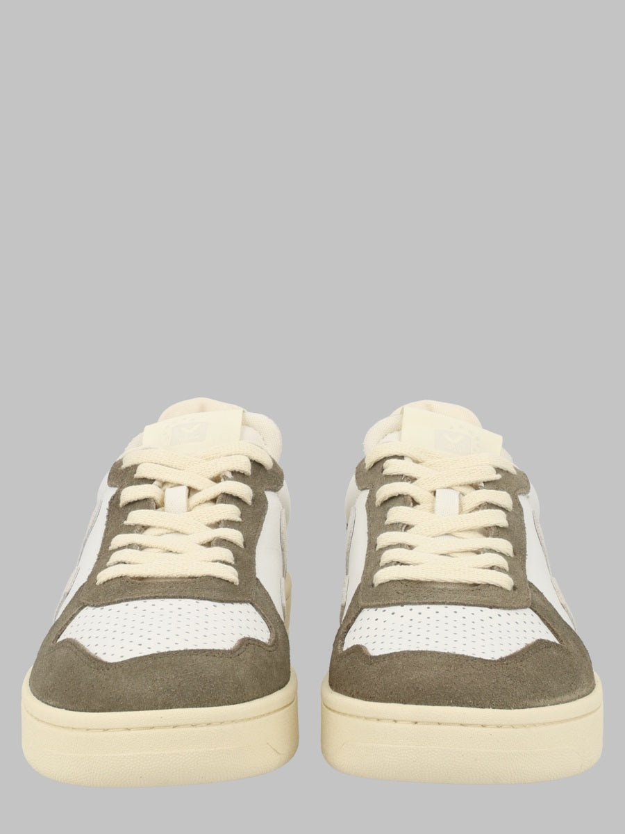 Veja Sneaker "V 82"