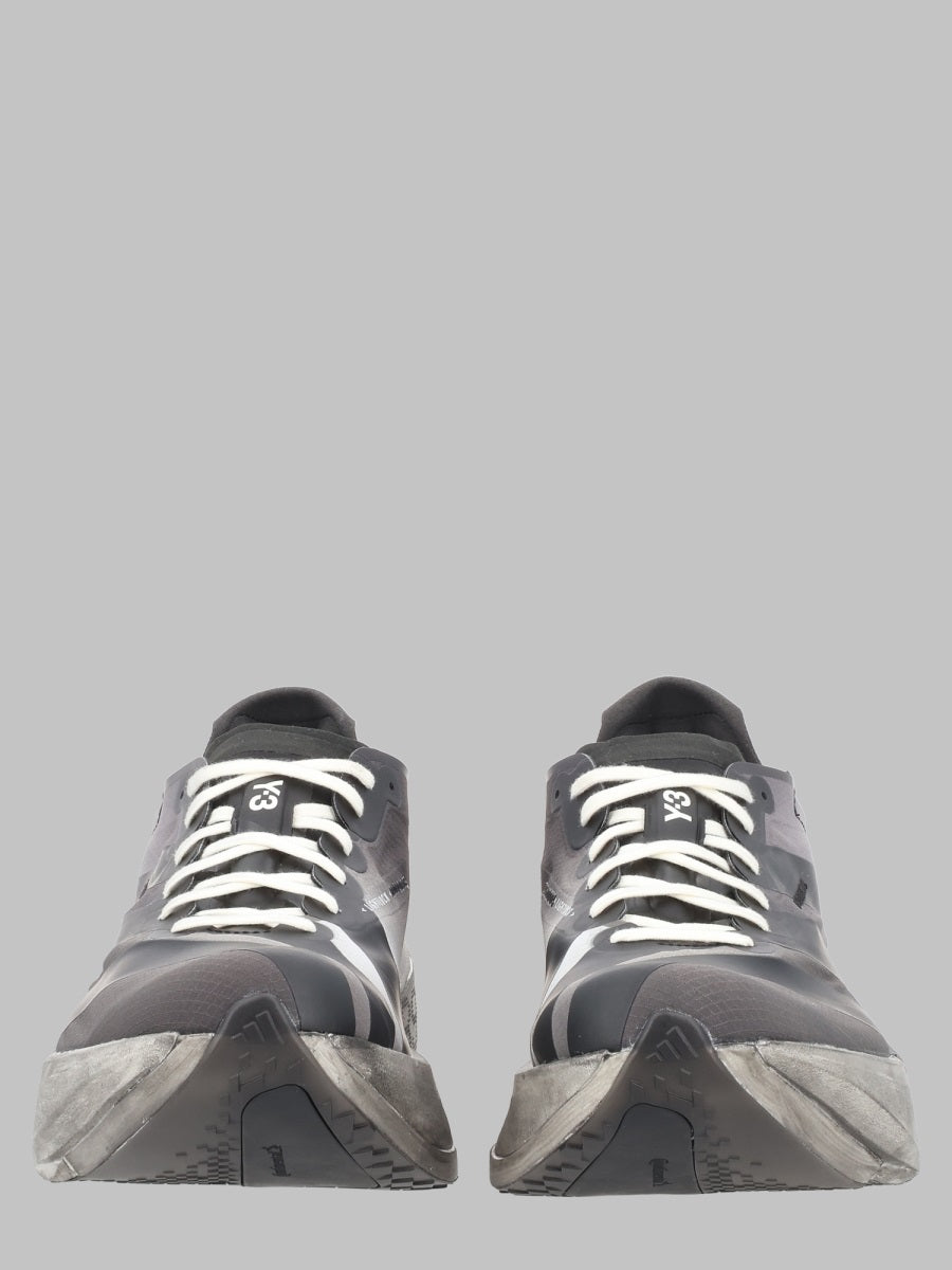 Y 3