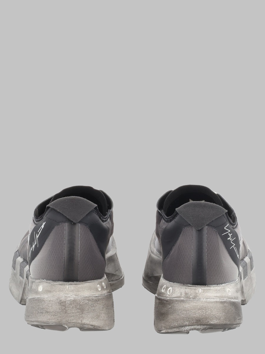 Y 3