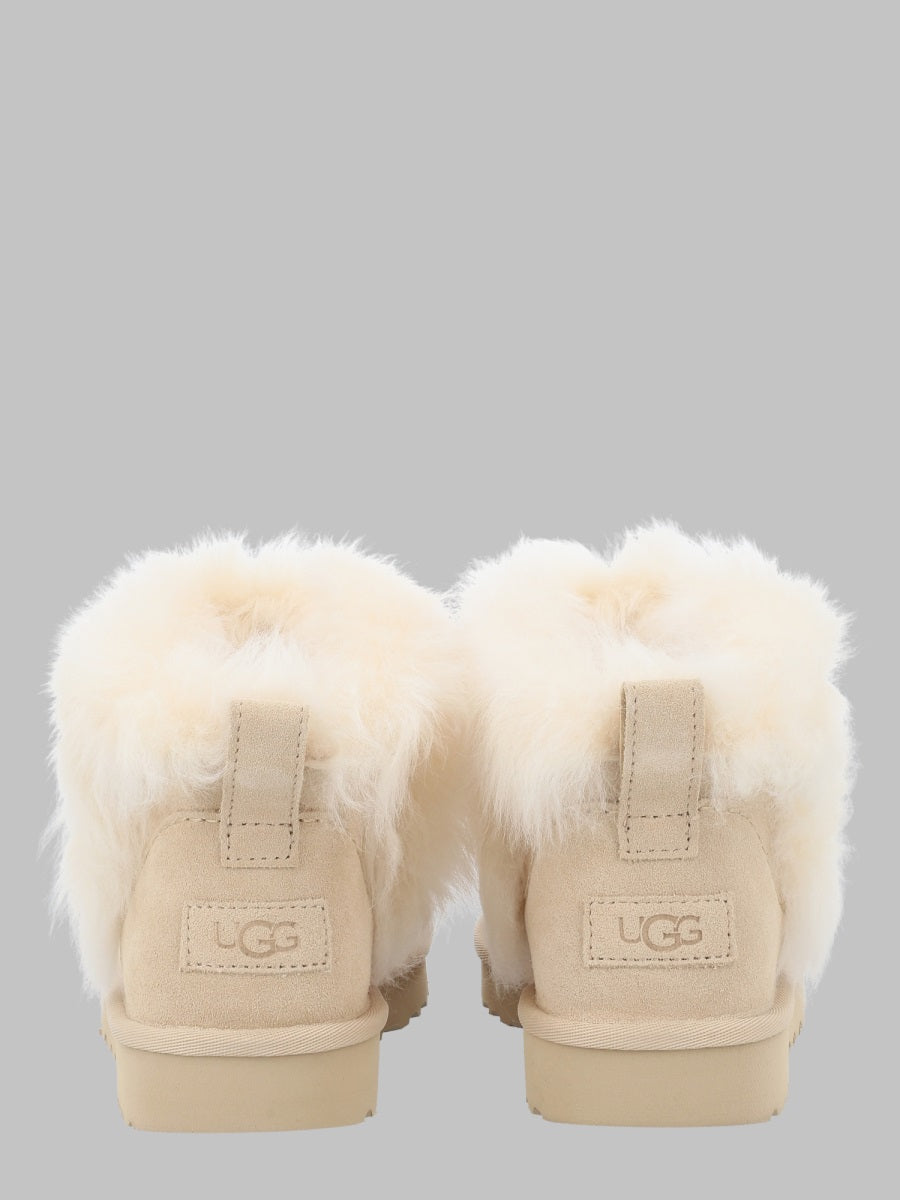 Ugg Stivale "Classic Ultra Mini Chalet"