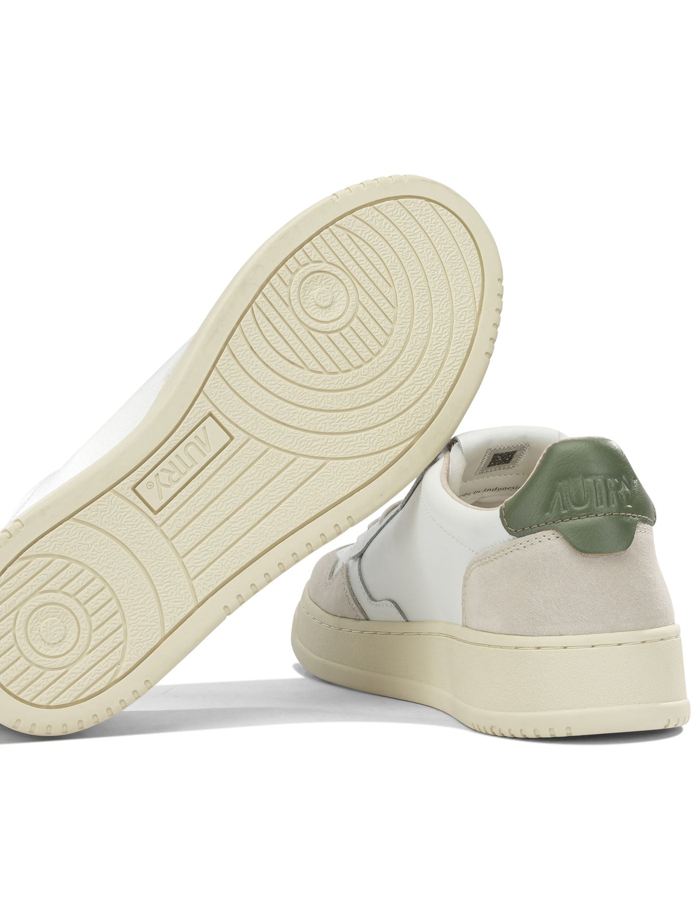 Autry "Medalist Low" Low Top Sneakers